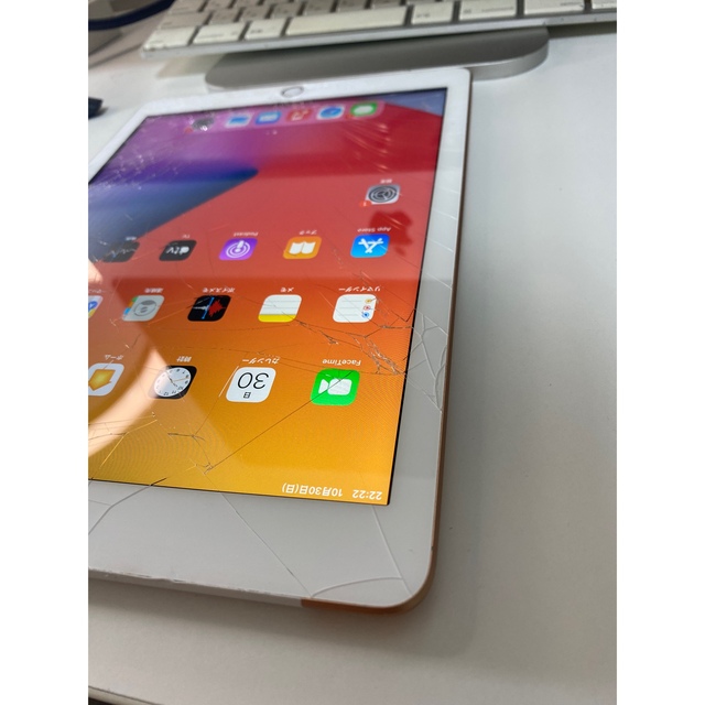 iPad 第6世代 32GB Wi-Fi+cellular au ジャンク iPad 第6世代 32GB Wi-Fi+cellular au ジャンク