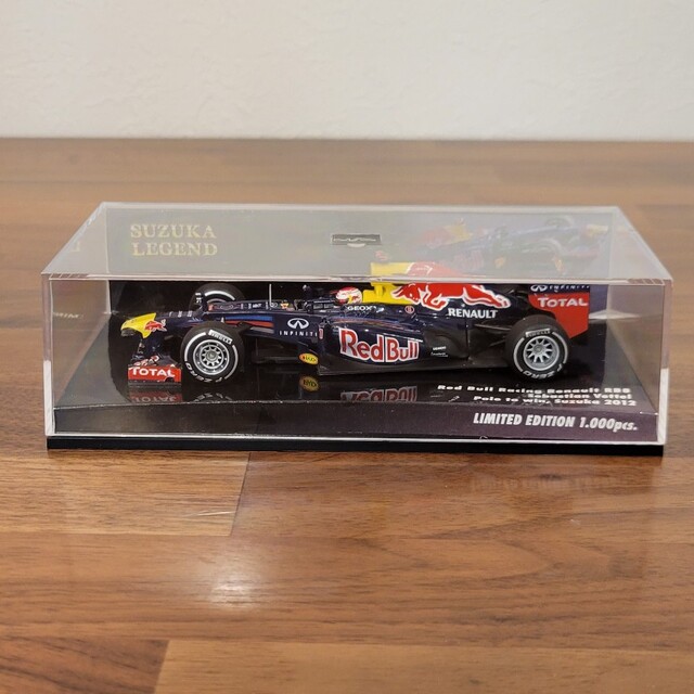 エンタメ/ホビーMinichamps 1/43　レッドブルRB8 S.ベッテル 鈴鹿限定