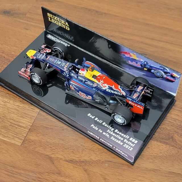 鈴鹿レジェンド 1/43ミニチャンプス ベッテル レッドブルRB8 日本GP