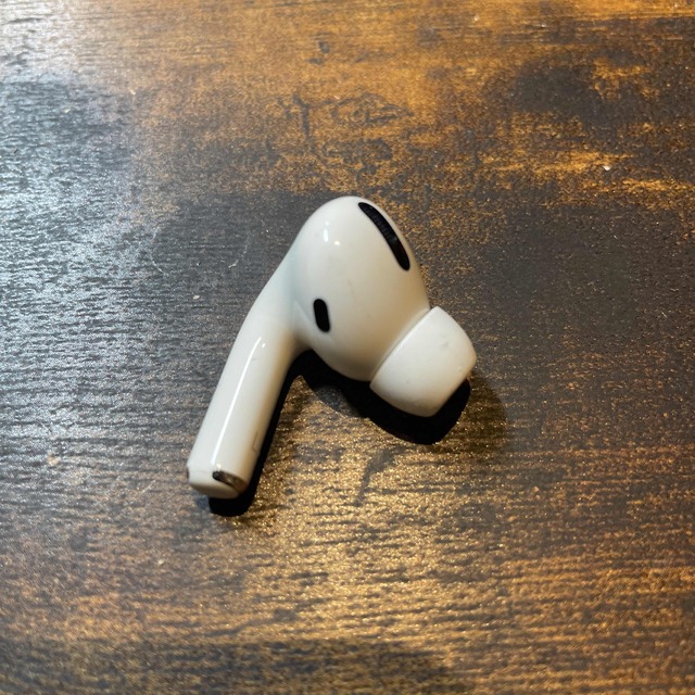 Apple(アップル)のAirPods Pro 左耳L 15 スマホ/家電/カメラのオーディオ機器(ヘッドフォン/イヤフォン)の商品写真