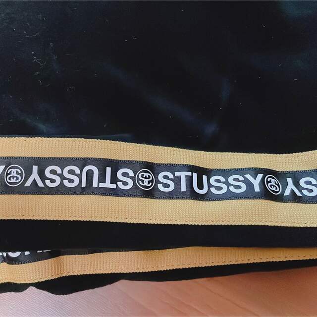 STUSSY(ステューシー)のstussy ベロア　ラインパンツ レディースのパンツ(カジュアルパンツ)の商品写真