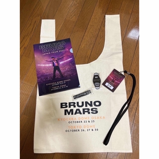 24karats(トゥエンティーフォーカラッツ)のBruno Mars Japan Tour 2022 非売品グッズ エンタメ/ホビーのタレントグッズ(ミュージシャン)の商品写真