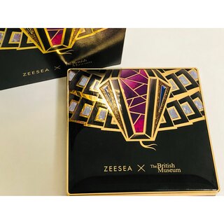 ズーシー(ZEESEA)のほぼ新品【ZEESEAx大英博物館】16色アイシャドウパレット☆魅惑のヘビ(アイシャドウ)