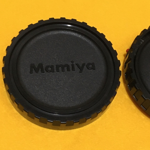 USTMamiya(マミヤ)のMAMIYA 645 マミヤ645 ボディキャップ & レンズリアキャップ スマホ/家電/カメラのカメラ(フィルムカメラ)の商品写真
