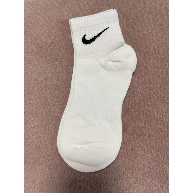 NIKE(ナイキ)のNIKE ソックス 22㎝-24㎝ 3足セット 新品 レディースのレッグウェア(ソックス)の商品写真