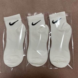 ナイキ(NIKE)のNIKE ソックス 22㎝-24㎝ 3足セット 新品(ソックス)