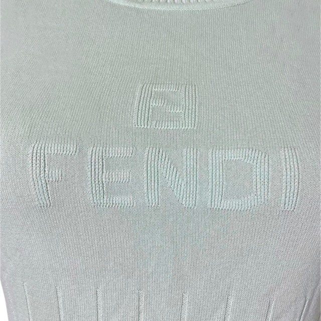 FENDI(フェンディ)のFENDI ミンティパステルグリーン 美形フィットロゴニット レディースのトップス(ニット/セーター)の商品写真