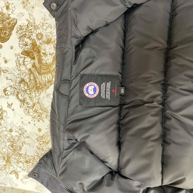 CANADA GOOSE(カナダグース)のカナダグース　ダウンベスト レディースのジャケット/アウター(ダウンベスト)の商品写真