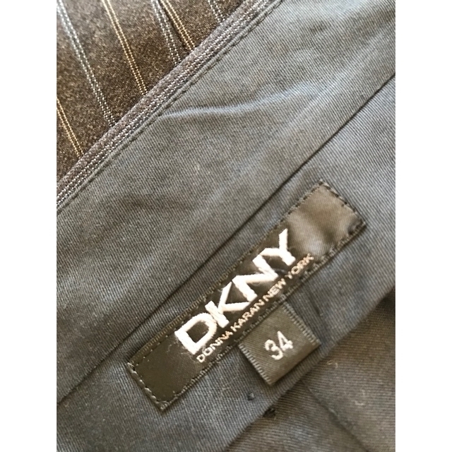 DKNY(ダナキャランニューヨーク)の伊勢丹メンズ館購入 ⭕️ダークネイビー色◉DKNY wool１００％ メンズのスーツ(セットアップ)の商品写真