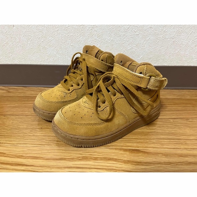 NIKE(ナイキ)のナイキ NIKE エアフォース キッズ スニーカー キッズ/ベビー/マタニティのキッズ靴/シューズ(15cm~)(スニーカー)の商品写真