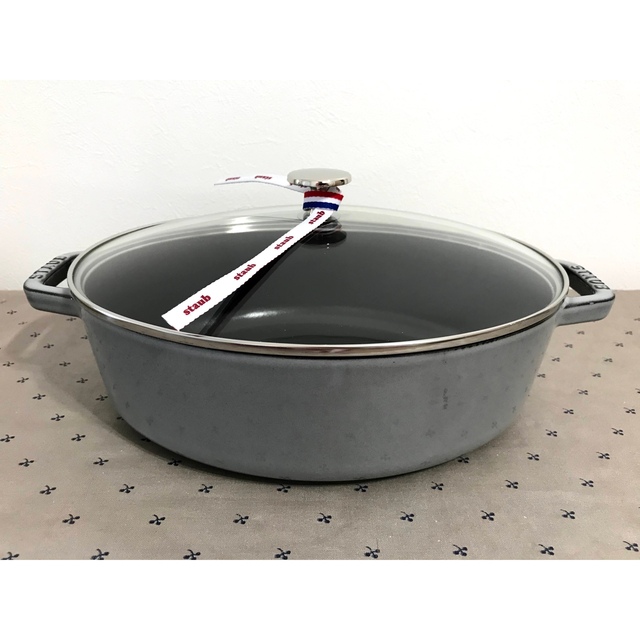 STAUB(ストウブ)の[新品]staub ココットオーバル29cm ガラス蓋 インテリア/住まい/日用品のキッチン/食器(鍋/フライパン)の商品写真