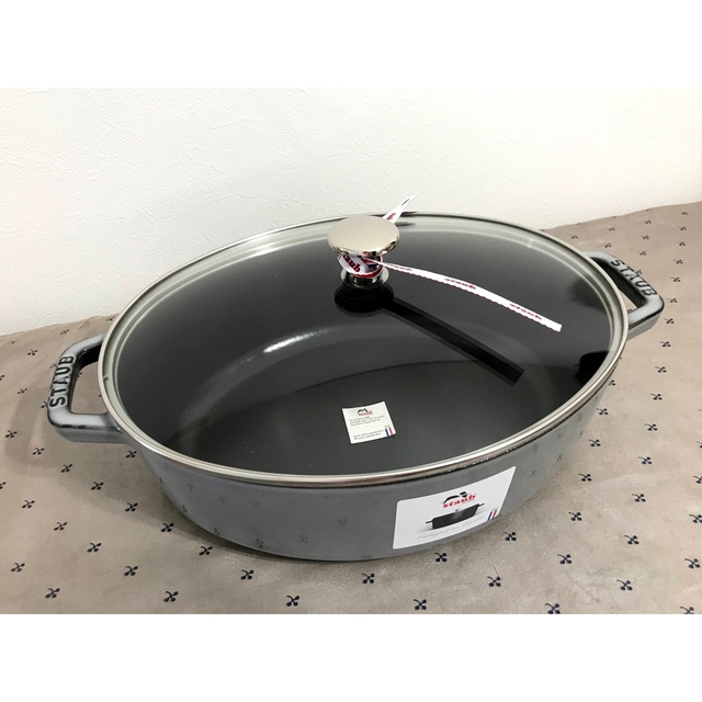 STAUB(ストウブ)の[新品]staub ココットオーバル29cm ガラス蓋 インテリア/住まい/日用品のキッチン/食器(鍋/フライパン)の商品写真