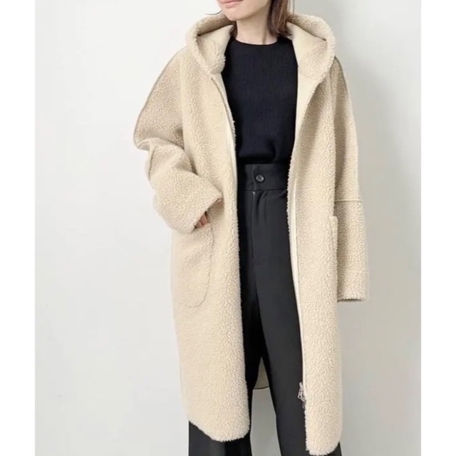 L'Appartement DEUXIEME CLASSE(アパルトモンドゥーズィエムクラス)のLou Andrea/ルーアンドレア Mouton Fake Hood Coat レディースのジャケット/アウター(ムートンコート)の商品写真