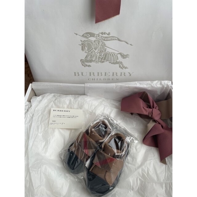 BURBERRY(バーバリー)の【 新品未使用】BURBERRYchildren ファーストシューズ キッズ/ベビー/マタニティのベビー靴/シューズ(~14cm)(スニーカー)の商品写真