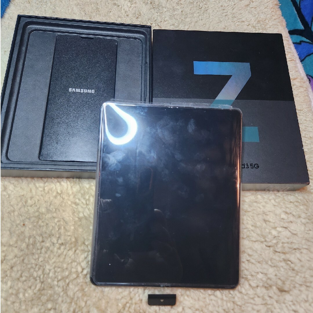 サムスン Samsung Galaxy Z Fold 3 5G SM-F926B スマホ/家電/カメラのスマートフォン/携帯電話(スマートフォン本体)の商品写真