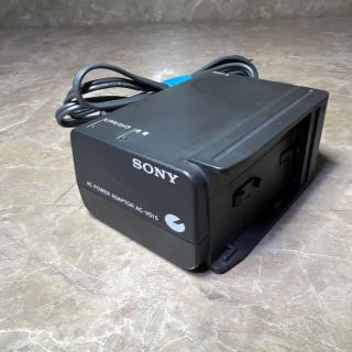 ソニー(SONY)のSONY ハンディカム 純正充電器 AC-V515　対応 NP-F770等(ビデオカメラ)