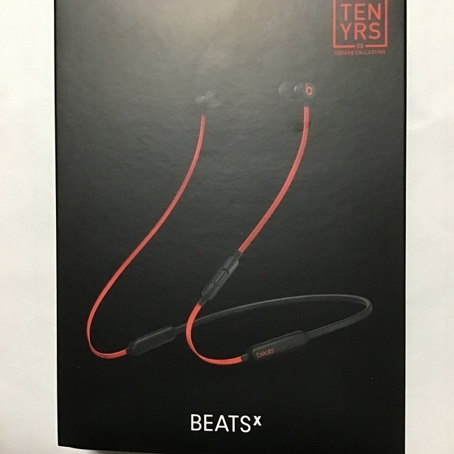 Apple(アップル)のBeatsX bluetooth対応イヤホン ブラックレッド【ジャンク品】 スマホ/家電/カメラのオーディオ機器(ヘッドフォン/イヤフォン)の商品写真