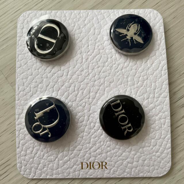 Christian Dior(クリスチャンディオール)のディオール　缶バッジ　ピンバッジ レディースのアクセサリー(ブローチ/コサージュ)の商品写真