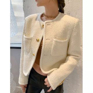 ザラ(ZARA)のツイードゴールドボタン白ジャケット♡(ノーカラージャケット)