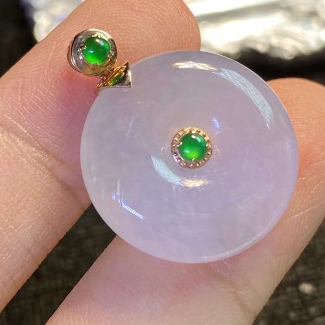 福袋セール】 本翡翠ペンダント 18金 ほんのりラベンダー ミャンマー産