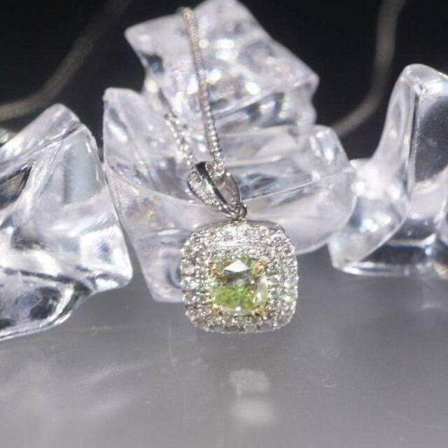 有名な高級ブランド 天然グリーンダイヤモンドペンダント　K18WG ネックレス
