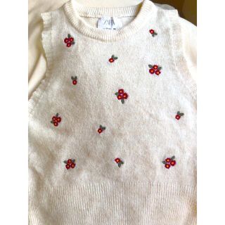 ザラキッズ(ZARA KIDS)のZARAキッズ　フラワーニットベスト　花刺繍　女の子152(ニット)