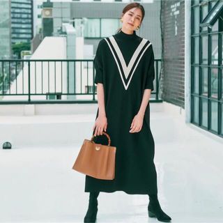 美品✨フォクシー ワンピース アシンメトリー Vネック ステッチ 日本製 38