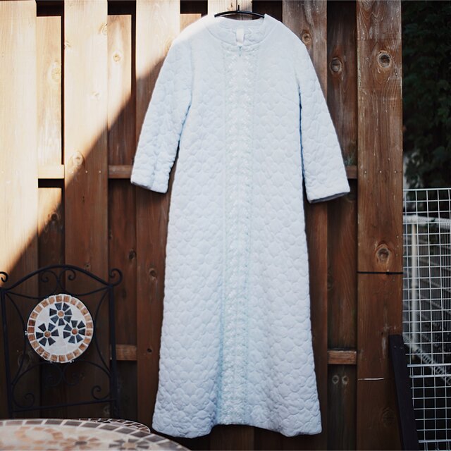 Grimoire(グリモワール)のFlower embroidered quilting long gown レディースのジャケット/アウター(ガウンコート)の商品写真