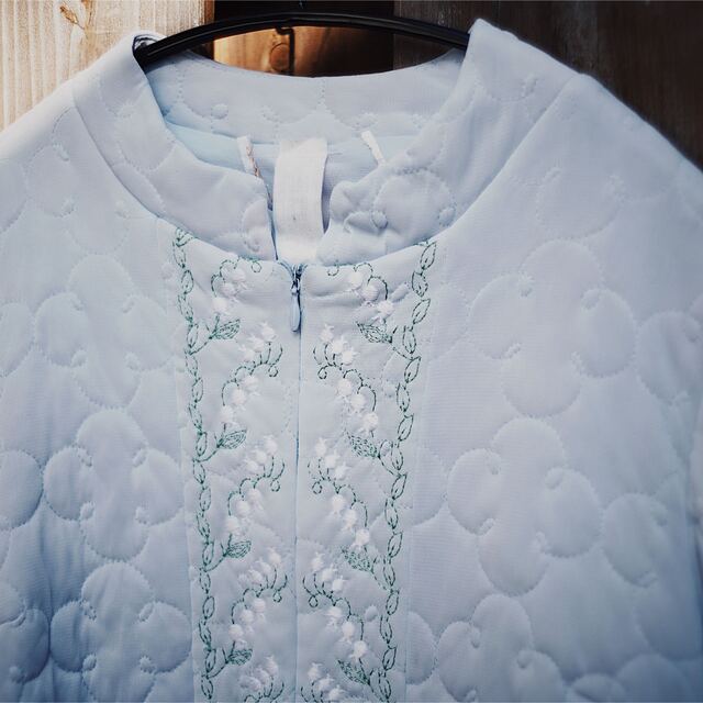 Grimoire(グリモワール)のFlower embroidered quilting long gown レディースのジャケット/アウター(ガウンコート)の商品写真