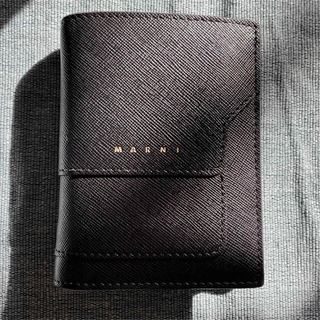 マルニ(Marni)の【マリさまよろしくお願いします】MARNIマルニ　定番ミニ財布　BLACK (財布)