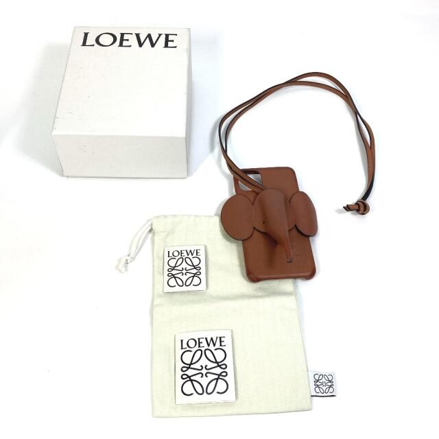 LOEWE(ロエベ)のロエベ LOEWE アイフォンケース ショルダーストラップ 象 エレファント アニマル iphone 11Pro Max スマートフォンケース レザー ブラウン スマホ/家電/カメラのスマホアクセサリー(iPhoneケース)の商品写真