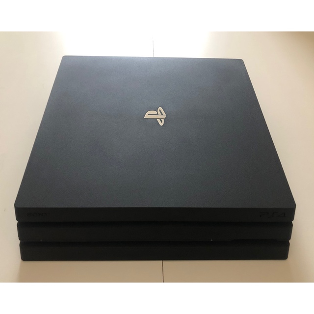 PlayStation4(プレイステーション4)のSony PlayStation4 Pro  1TB エンタメ/ホビーのゲームソフト/ゲーム機本体(家庭用ゲーム機本体)の商品写真