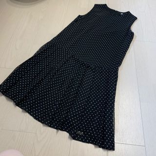 ユニクロ(UNIQLO)のユニクロ　黒　ドット　プリーツ  ワンピース　スカート  着痩せ　(ひざ丈ワンピース)