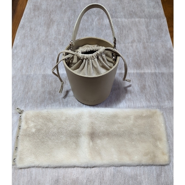 FOXEY(フォクシー)の✿ご専用✿ フォクシー "Fur Bucket Bag" ミンク×レザー トープ レディースのバッグ(ハンドバッグ)の商品写真