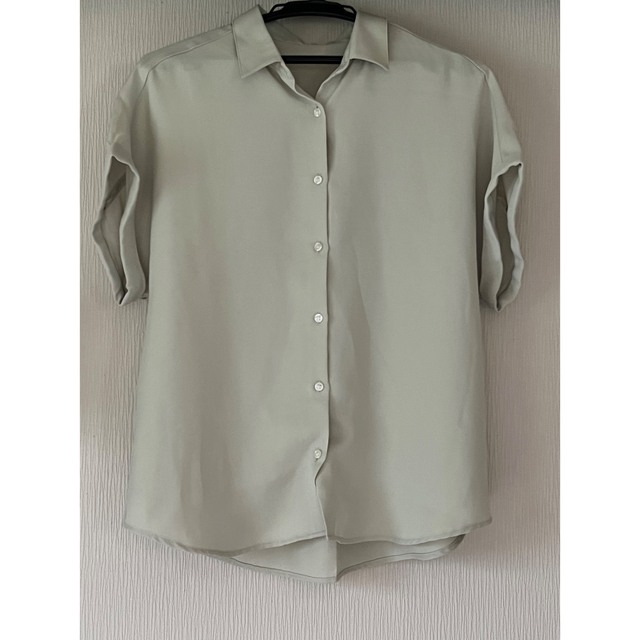 GU(ジーユー)のシャツ レディースのトップス(シャツ/ブラウス(半袖/袖なし))の商品写真