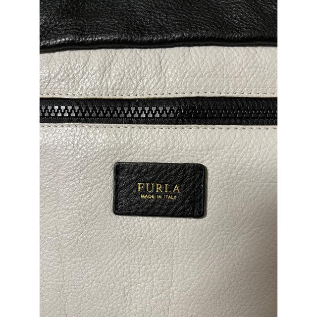 Furla(フルラ)のFURLA バック　ホワイト/ブラック　レザー レディースのバッグ(ショルダーバッグ)の商品写真