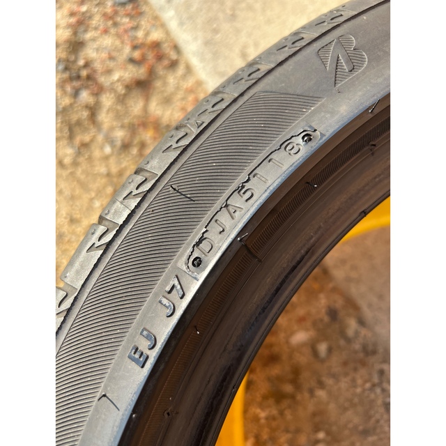 品質は非常に良い 良品 良品 国産 2021年製 最高級 225/45R18 4本 4本