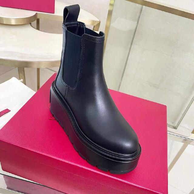通常在庫品 ヴァレンティノ ガラヴァーニ ショートブーツ ブーティー フラット