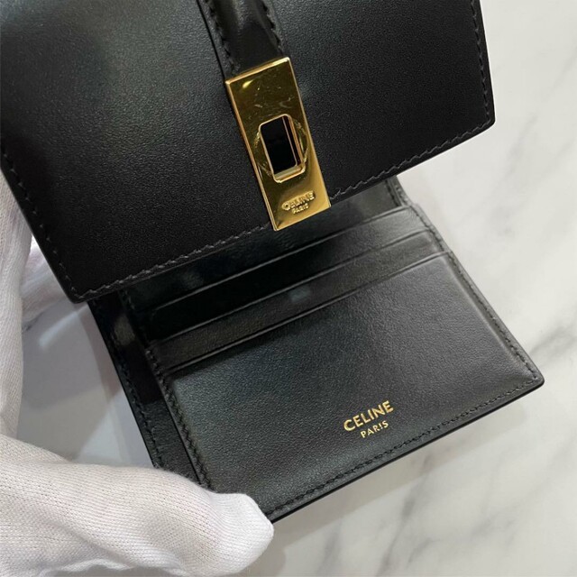 CELINE スモールウォレット 16 セーズ シャイニーカーフスキン