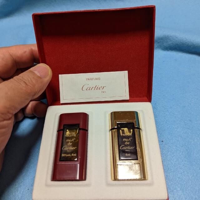 Cartier(カルティエ)のレマストデカルティエパルファム・オ―ドトワレ4ml×2 コスメ/美容のキット/セット(サンプル/トライアルキット)の商品写真