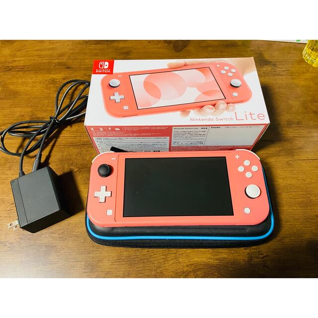 本体】Nintendo Switch Lite コーラル(ケース、充電器付き) - www