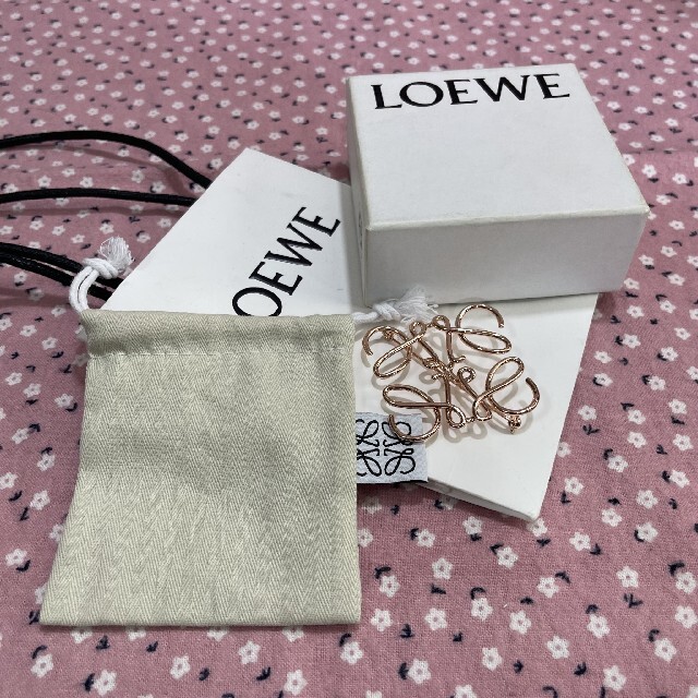 期間限定値下げ!!LOEWE アナグラムネックレス - library