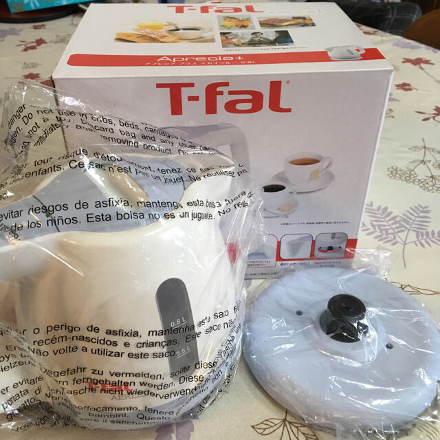 T-fal(ティファール)のT-fal 電子ケトル 0.8L スマホ/家電/カメラの生活家電(電気ケトル)の商品写真