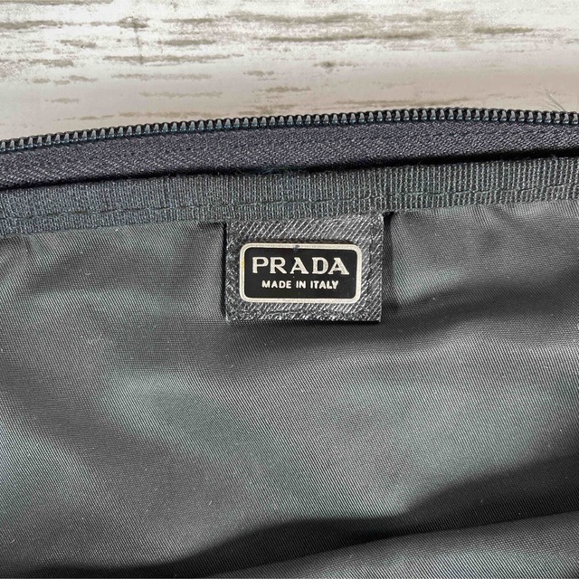 プラダPRADA プラダ　大きめポーチ　クラッチバック　マルチポーチ　黒色　三角ロゴ