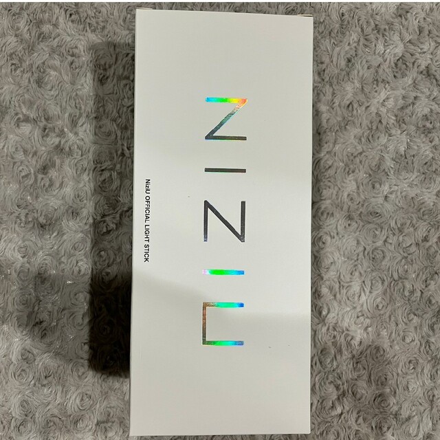 (まーくん様専用)NiziU OFFICIAL LIGHT STICK 美品 エンタメ/ホビーのタレントグッズ(アイドルグッズ)の商品写真