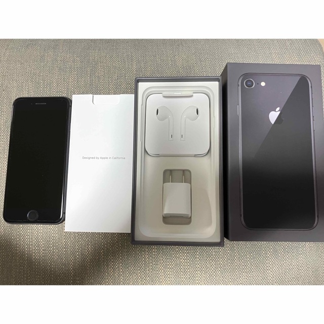 注目ショップ・ブランドのギフト iPhone8 64GB シルバー シムフリー 大