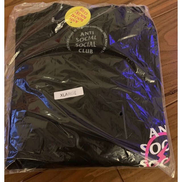 ANTI SOCIAL SOCIAL CLUB(アンチソーシャルソーシャルクラブ)のFragment × ASSC pink Bolt Hoodie XL  メンズのトップス(パーカー)の商品写真