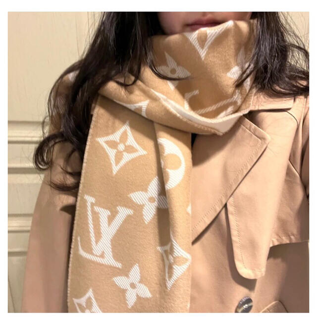 LOUIS VUITTON(ルイヴィトン)のクーポン期間値下げ！ルイヴィトン  マフラー　 レディースのファッション小物(マフラー/ショール)の商品写真