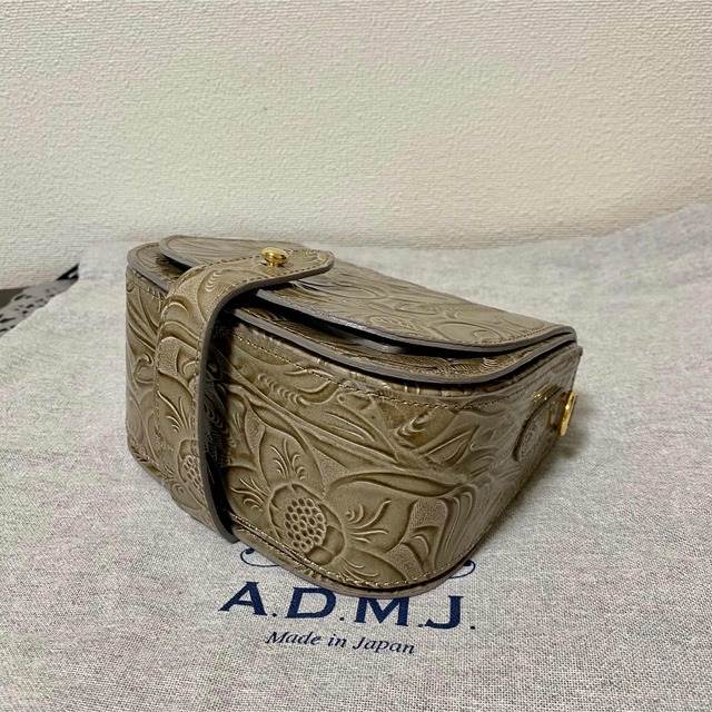 A.D.M.J.(エーディーエムジェイ)の未使用 ADMJ ボタニカル型押し2WAYミニバッグ レディースのバッグ(ショルダーバッグ)の商品写真