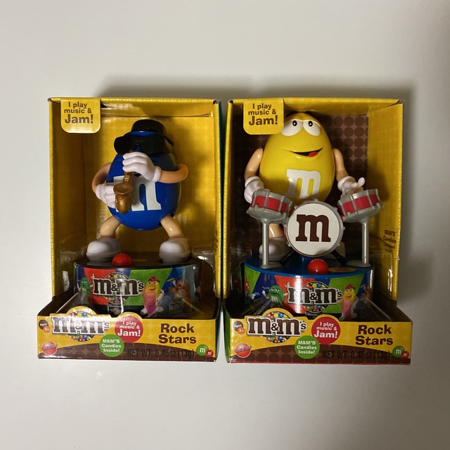 m&m&m's(エムアンドエムアンドエムズ)のm&m's フィギュア 2体セット エンタメ/ホビーのおもちゃ/ぬいぐるみ(キャラクターグッズ)の商品写真